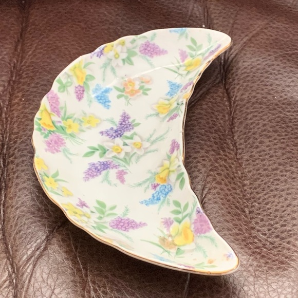 Lefton Lilac Chintz Moon Shaped Bone Dish - Picture 5 of 12